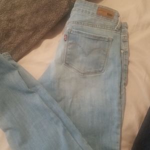 Levi skinny jeans